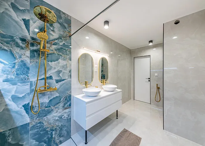 Grand Terrace Jacuzzi Penthouse Rooftop * בודפשט