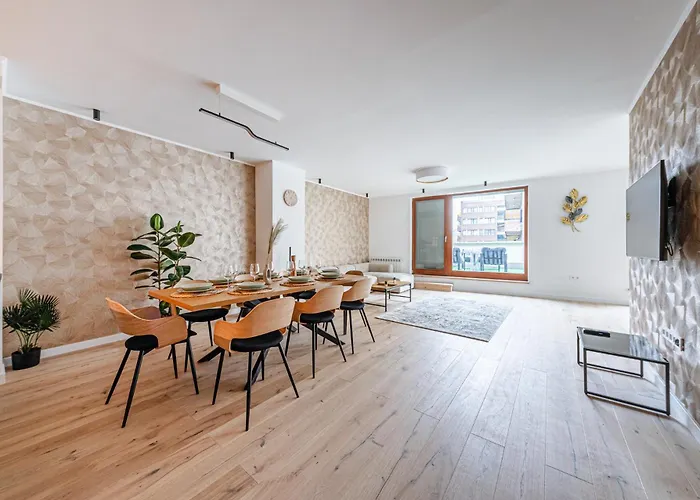 Grand Terrace Jacuzzi Penthouse Rooftop דירה *