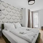 Grand Terrace Penthouse Rooftop With Jacuzzi Apartamento *
