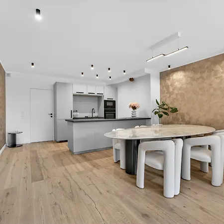Skyline Penthouse With Jacuzzi And Huge Terrace Lejlighed