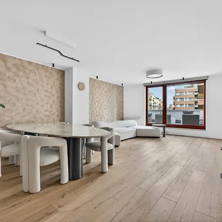 Skyline Penthouse With Jacuzzi And Huge Terrace Lejlighed