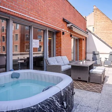 Skyline Penthouse With Jacuzzi And Huge Terrace Apartmán *