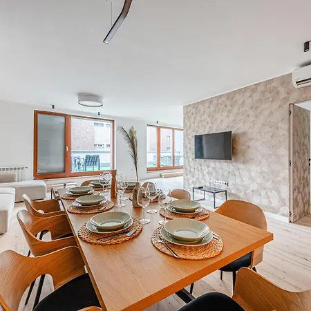 Apartment Grand Terrace Jacuzzi Penthouse Rooftop Budapest