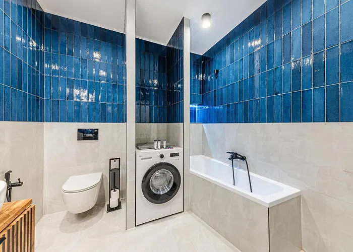 Grand Terrace Jacuzzi Penthouse Rooftop Apartment *